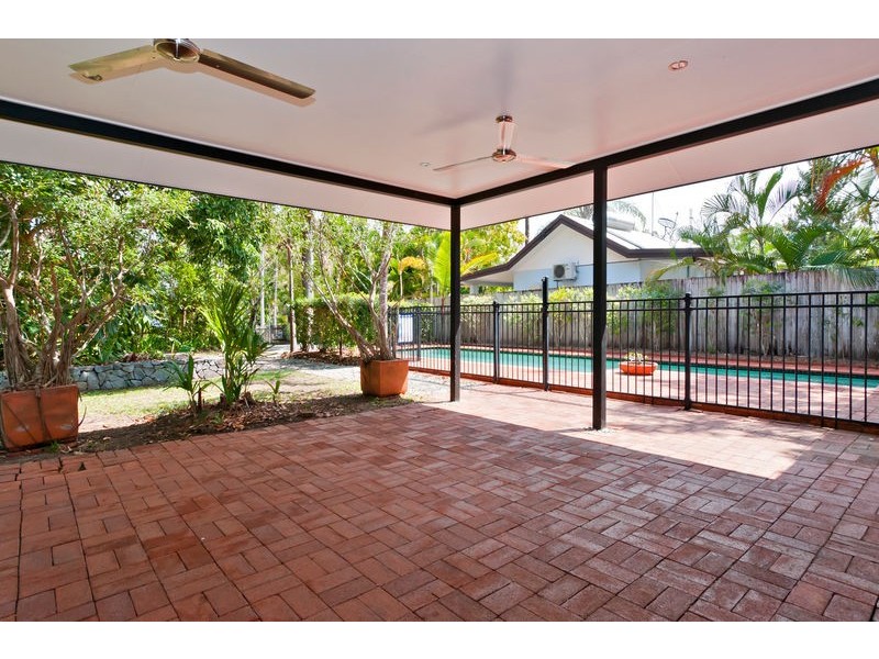 6 Carolyn Close, Yorkeys Knob QLD 4878