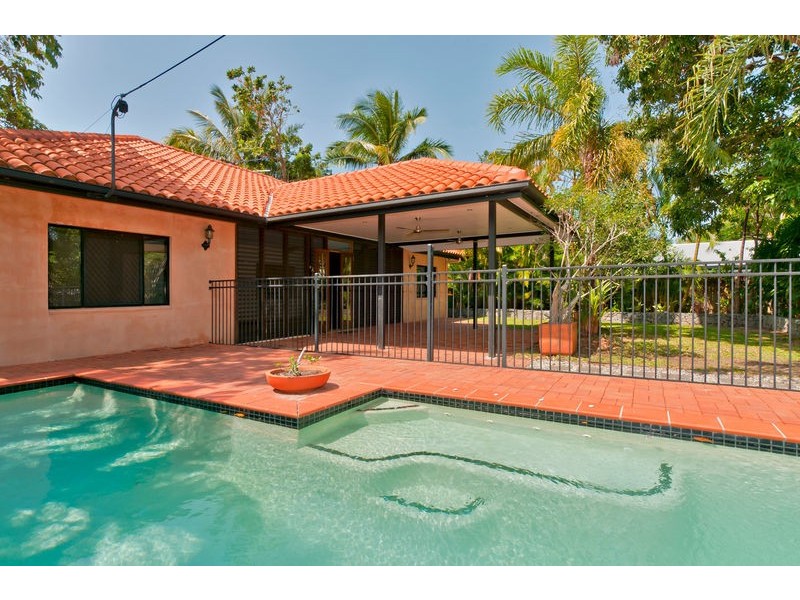 6 Carolyn Close, Yorkeys Knob QLD 4878