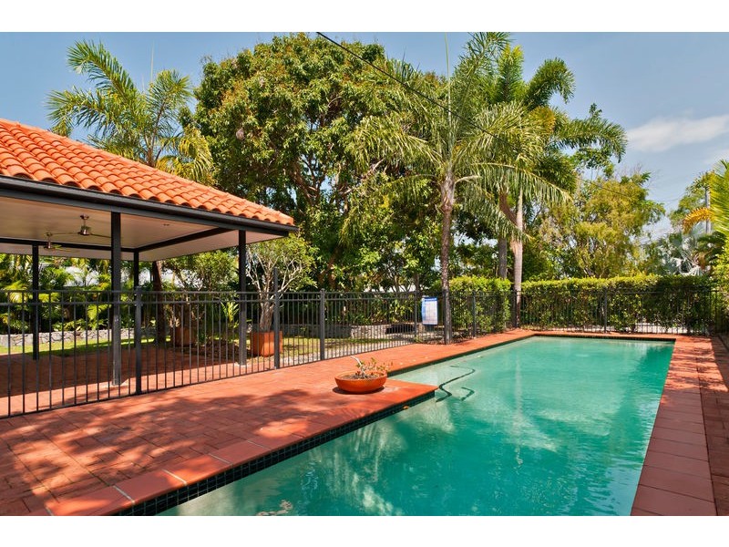 6 Carolyn Close, Yorkeys Knob QLD 4878