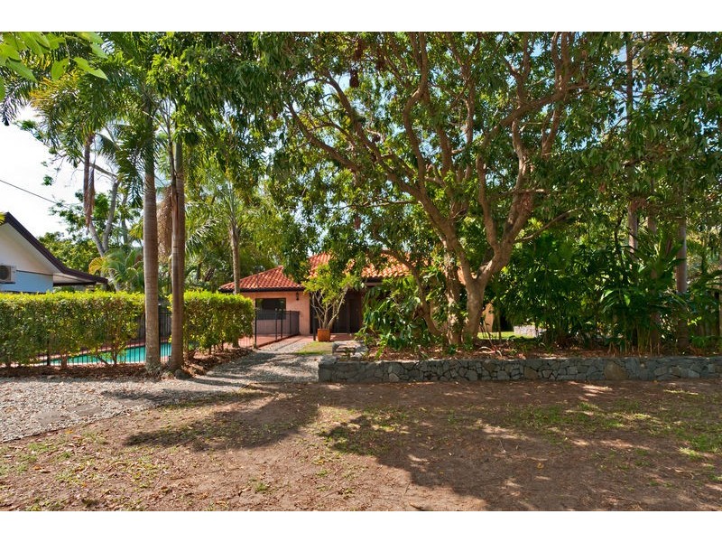 6 Carolyn Close, Yorkeys Knob QLD 4878