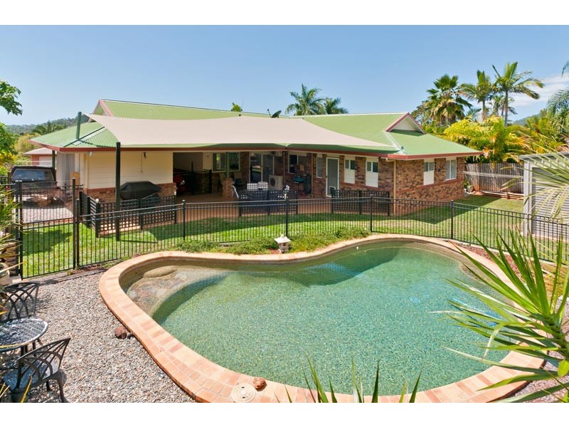 5 Toona Terrace, Redlynch QLD 4870