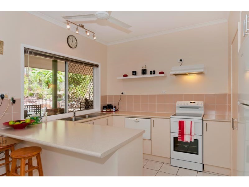 5 Toona Terrace, Redlynch QLD 4870
