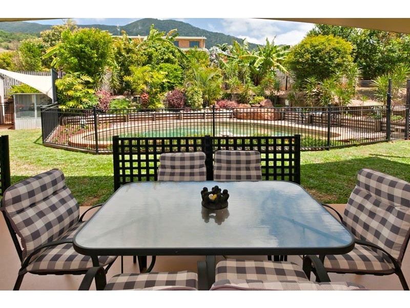 5 Toona Terrace, Redlynch QLD 4870