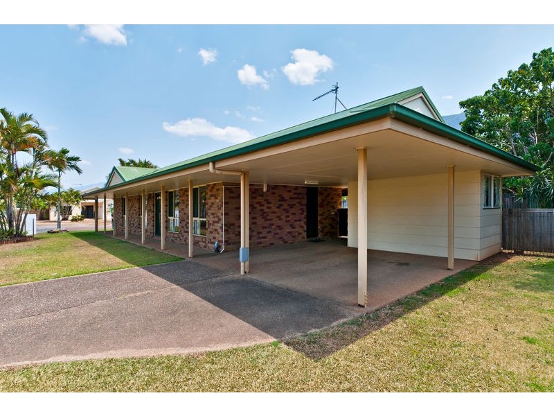 2 Village Terrace, Redlynch QLD 4870
