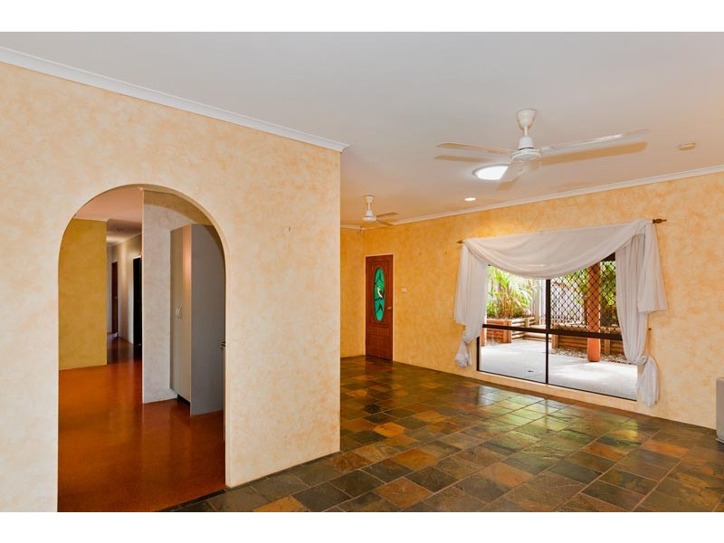 1 Ethel Close, Redlynch QLD 4870