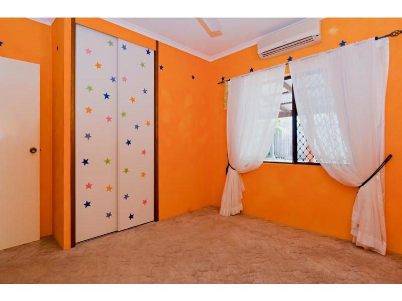 1 Ethel Close, Redlynch QLD 4870