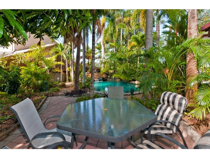 1 Ethel Close, Redlynch QLD 4870