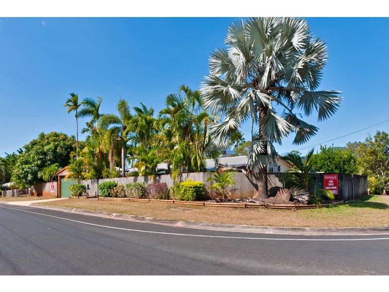 1 Ethel Close, Redlynch QLD 4870