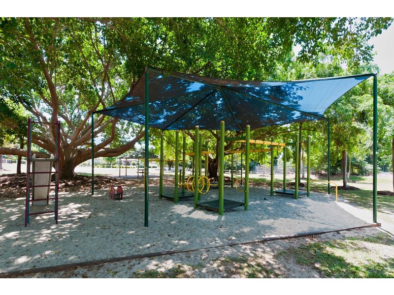 1 Ethel Close, Redlynch QLD 4870