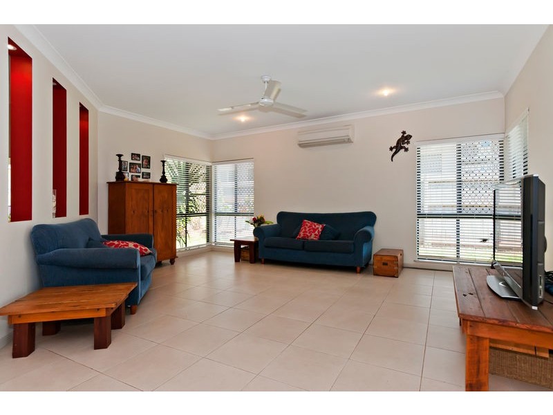 42 Tyrconnell Crescent, Redlynch QLD 4870