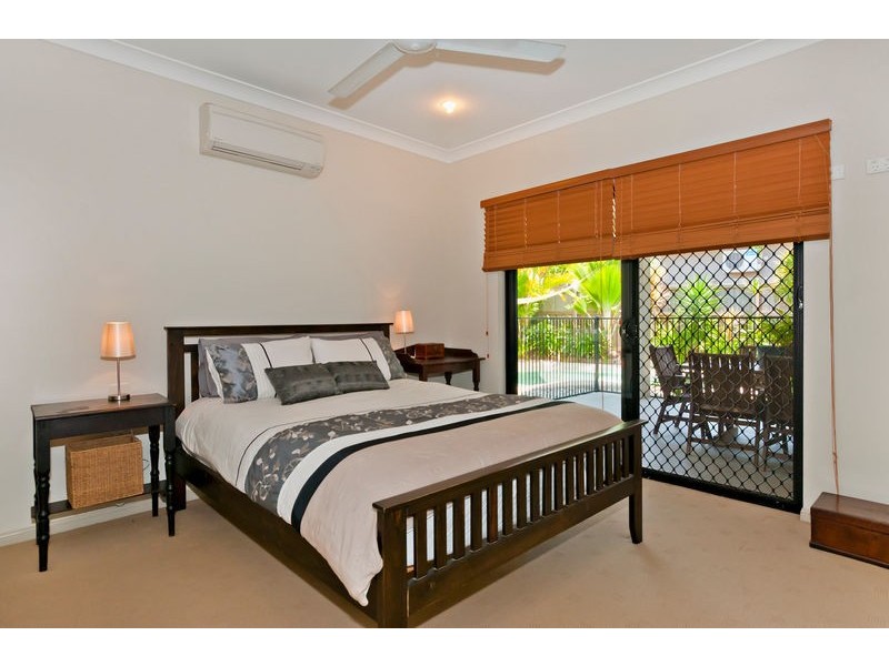 42 Tyrconnell Crescent, Redlynch QLD 4870