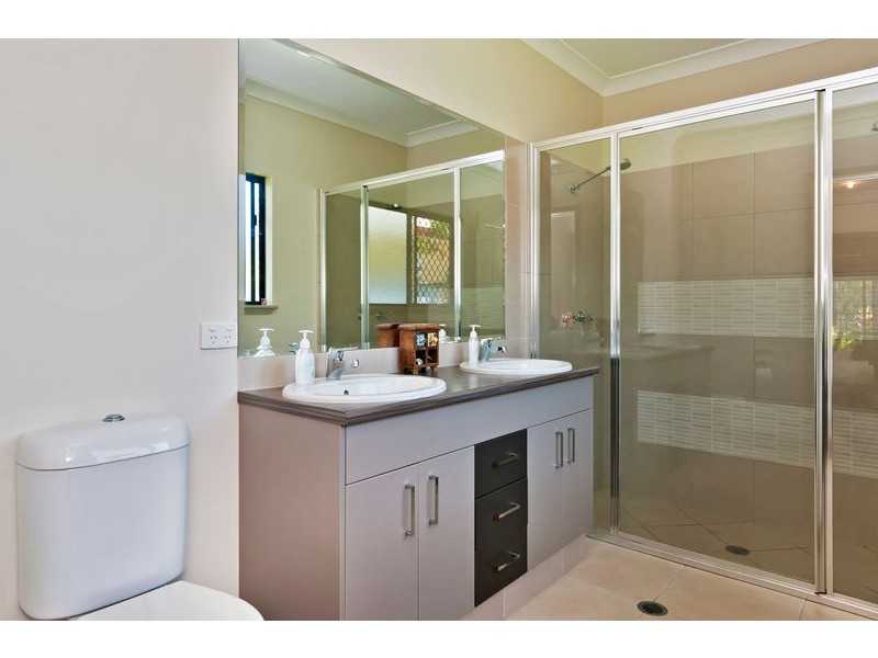 42 Tyrconnell Crescent, Redlynch QLD 4870