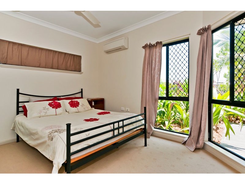 42 Tyrconnell Crescent, Redlynch QLD 4870