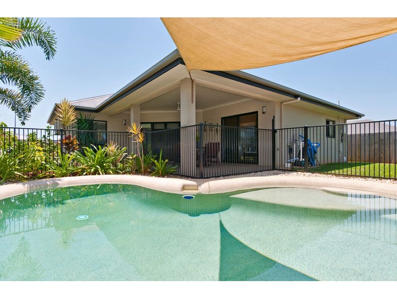 42 Tyrconnell Crescent, Redlynch QLD 4870