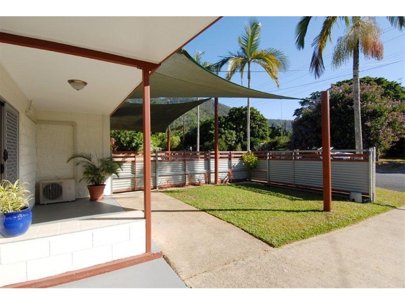 1/12 Valmadre Street, Caravonica QLD 4878
