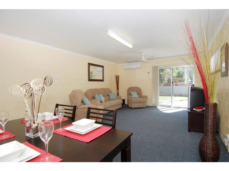 1/12 Valmadre Street, Caravonica QLD 4878