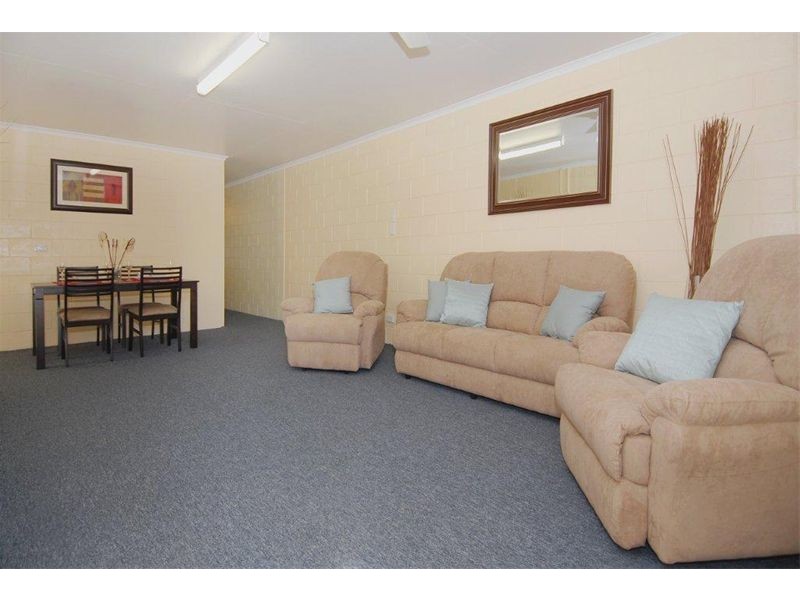 1/12 Valmadre Street, Caravonica QLD 4878