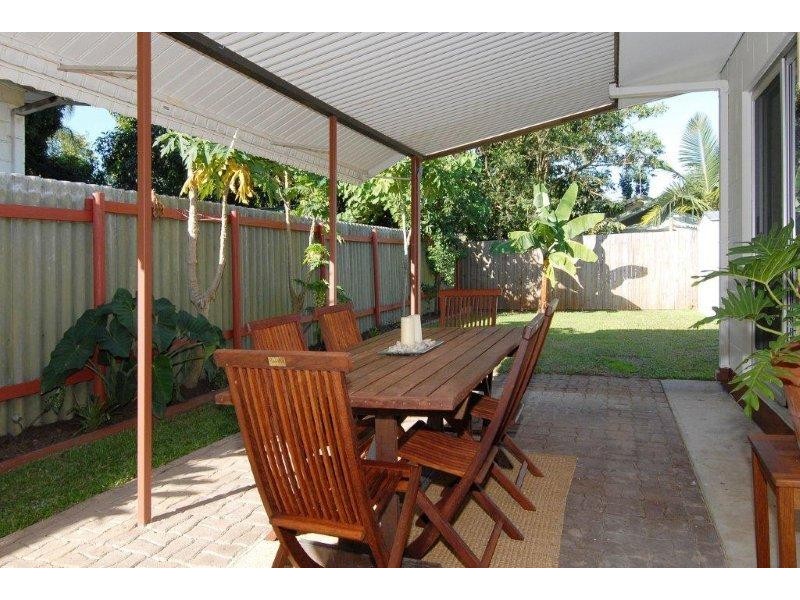1/12 Valmadre Street, Caravonica QLD 4878