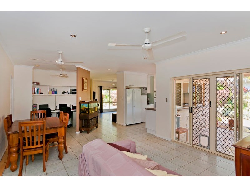 11 Elkhorn Close, Redlynch QLD 4870