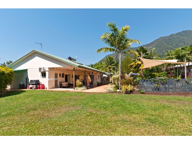 11 Elkhorn Close, Redlynch QLD 4870