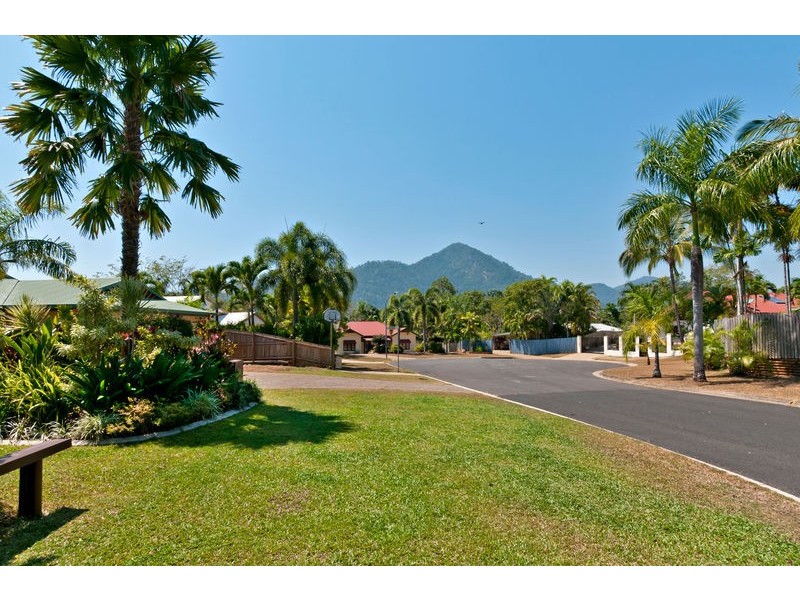 11 Elkhorn Close, Redlynch QLD 4870