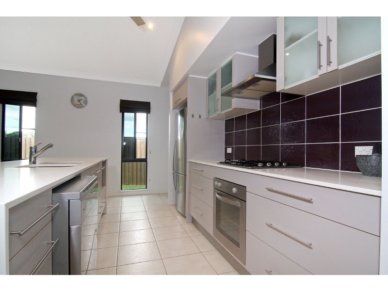 14 Buckinghamia Close, Redlynch QLD 4870
