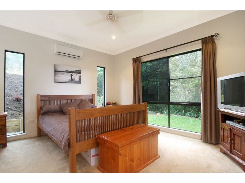 14 Buckinghamia Close, Redlynch QLD 4870