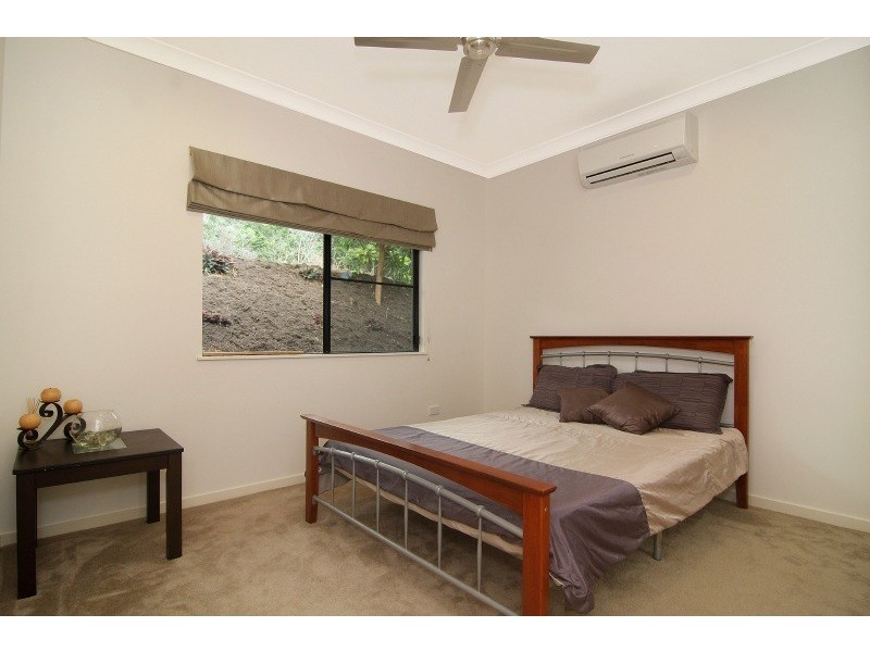 14 Buckinghamia Close, Redlynch QLD 4870