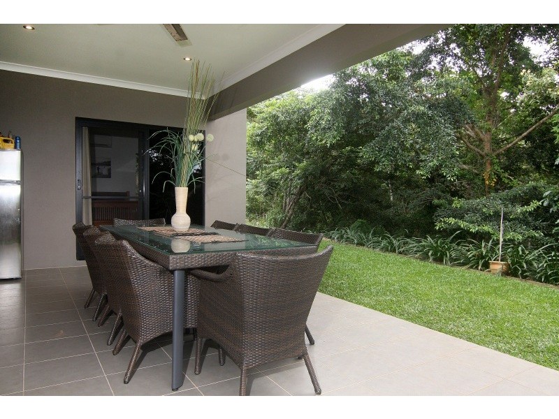 14 Buckinghamia Close, Redlynch QLD 4870