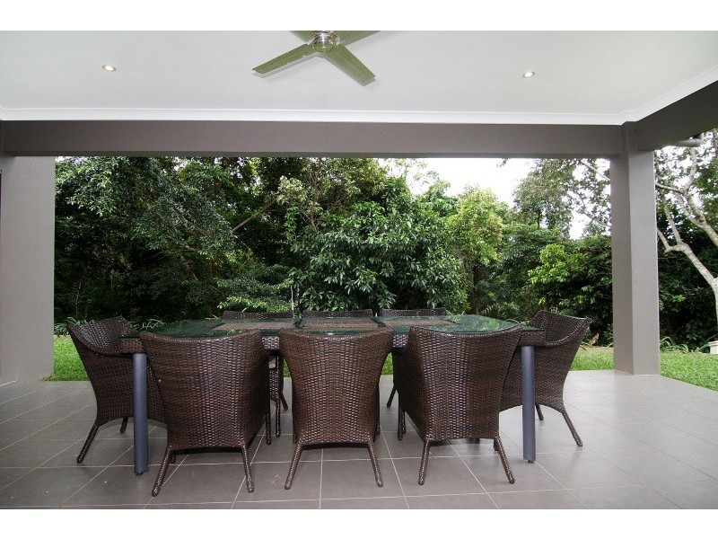 14 Buckinghamia Close, Redlynch QLD 4870