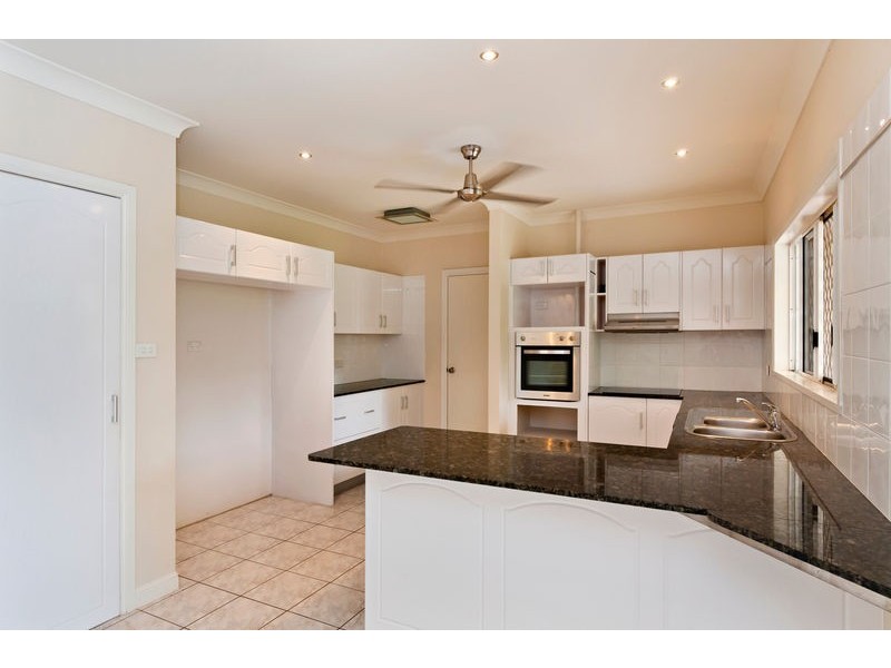 30-32 Pelizzari Close, Redlynch QLD 4870