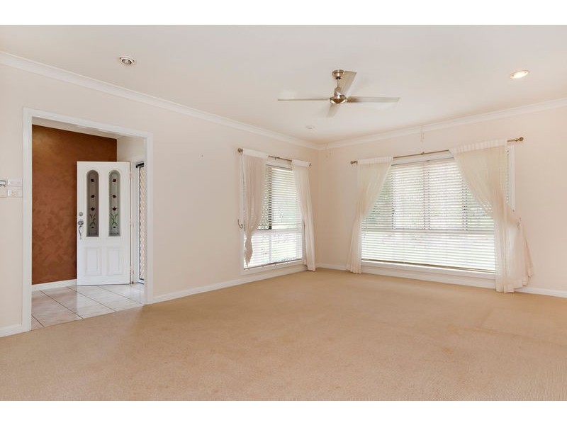 30-32 Pelizzari Close, Redlynch QLD 4870