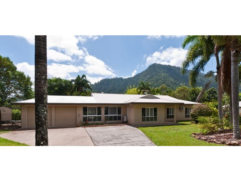 30-32 Pelizzari Close, Redlynch QLD 4870