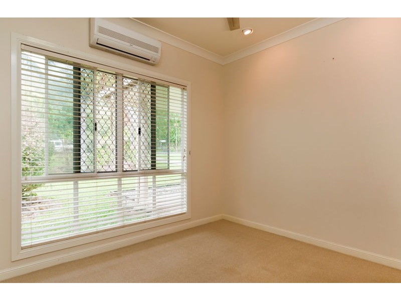 30-32 Pelizzari Close, Redlynch QLD 4870