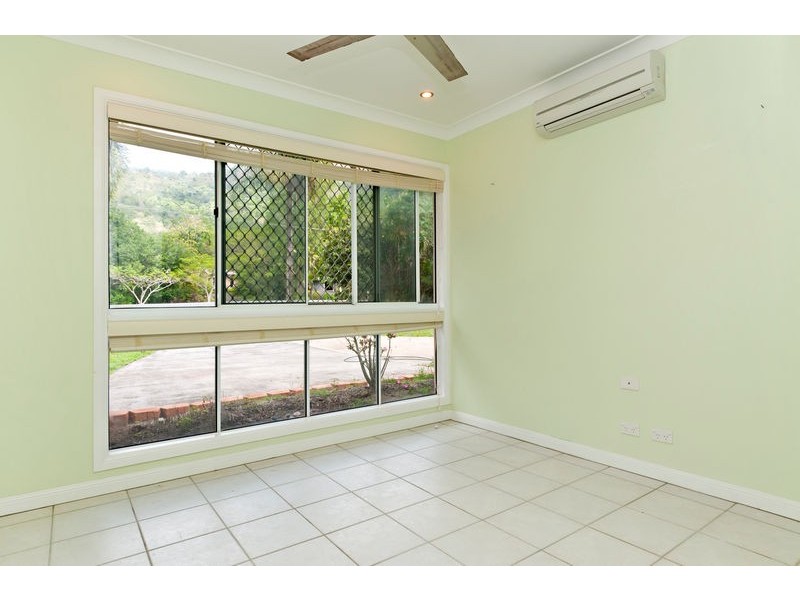 30-32 Pelizzari Close, Redlynch QLD 4870