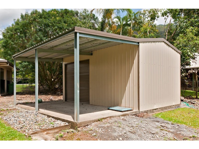 30-32 Pelizzari Close, Redlynch QLD 4870