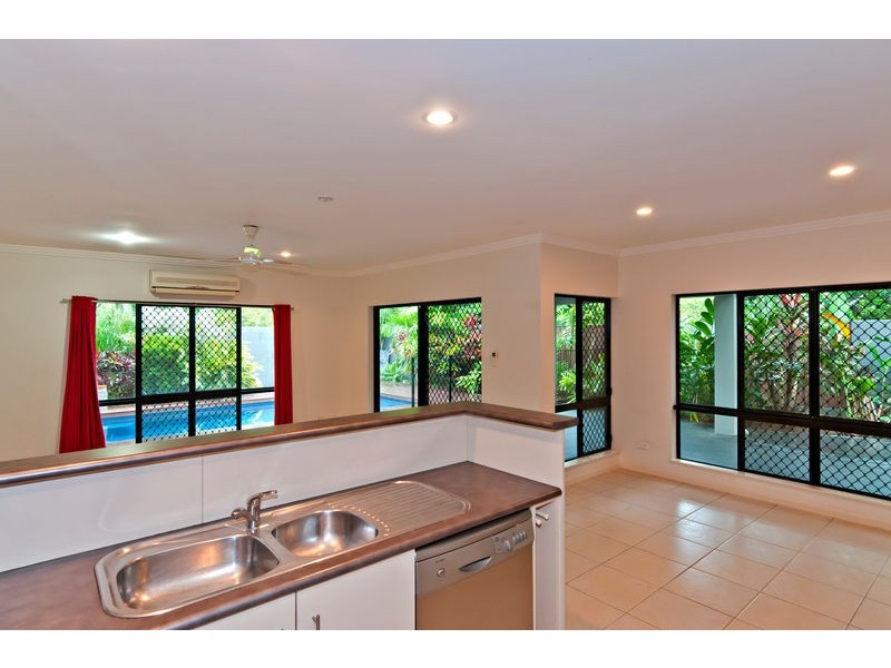 4 Jak Gee Street, Redlynch QLD 4870