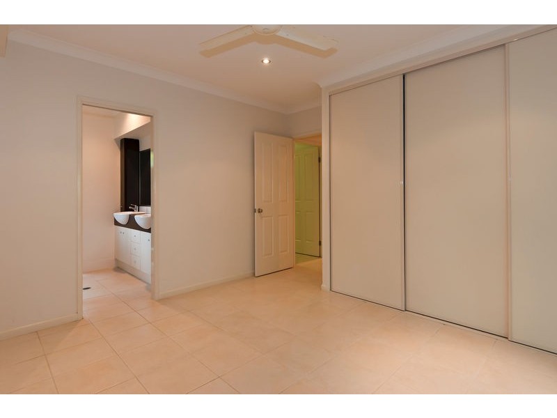 4 Jak Gee Street, Redlynch QLD 4870