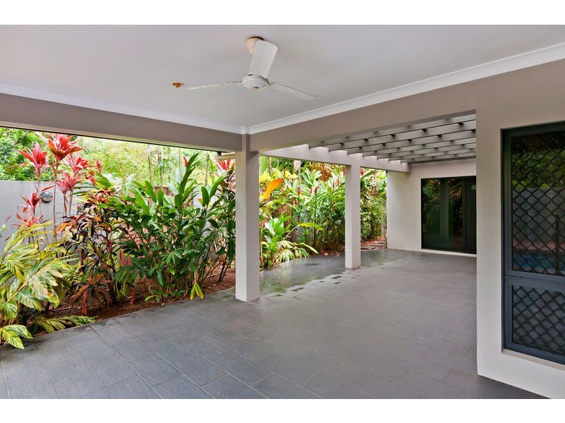 4 Jak Gee Street, Redlynch QLD 4870