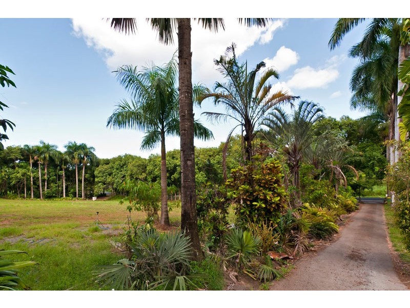 39-47 Harvey Road, Redlynch QLD 4870