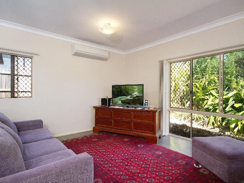 14 Tyrconnell Crescent, Redlynch QLD 4870