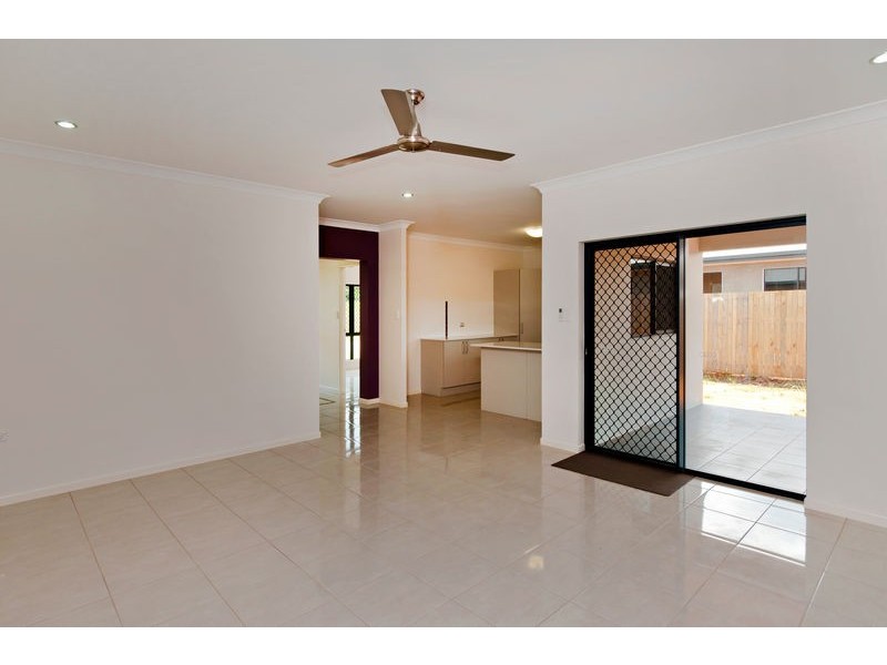 4 Frank Street, Redlynch QLD 4870