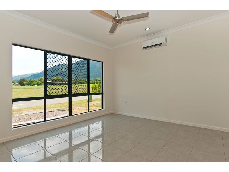 4 Frank Street, Redlynch QLD 4870