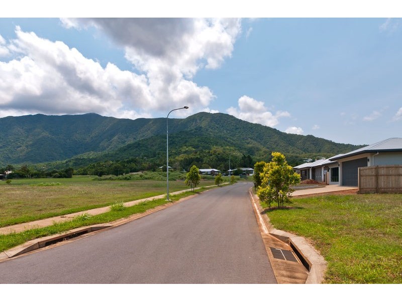 4 Frank Street, Redlynch QLD 4870