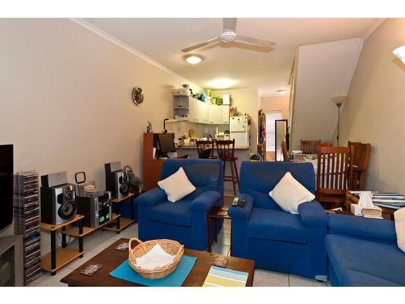 2/21 Hibiscus Lane, Holloways Beach QLD 4878