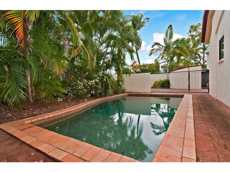 2/21 Hibiscus Lane, Holloways Beach QLD 4878