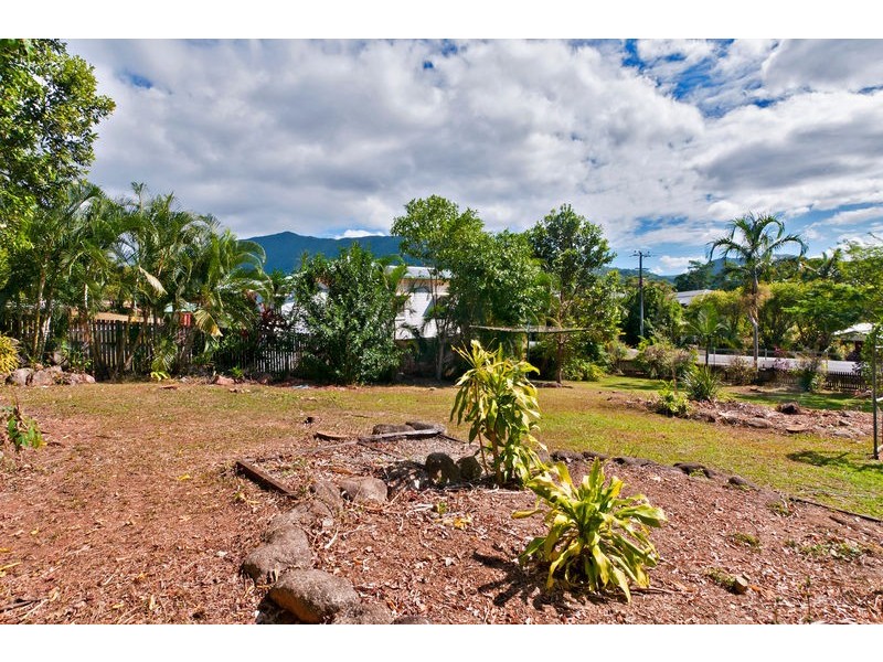 2B Martin Street, Freshwater QLD 4870