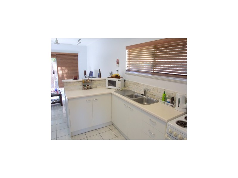 1/6 Tenni Street, Redlynch QLD 4870