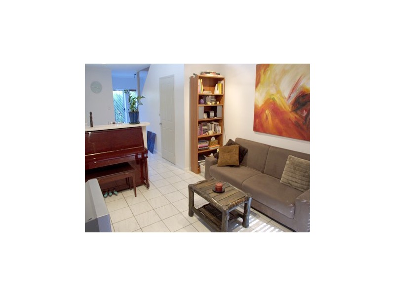 1/6 Tenni Street, Redlynch QLD 4870