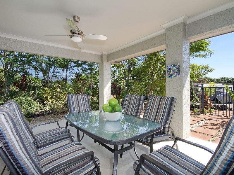 14 Tyrconnell Crescent, Redlynch QLD 4870